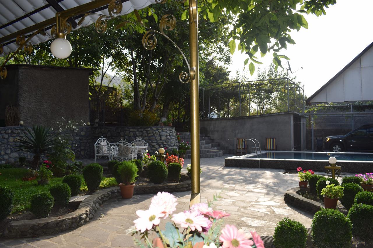 Family Hotel Lago & Wine Cellar Lagodehi Exterior foto