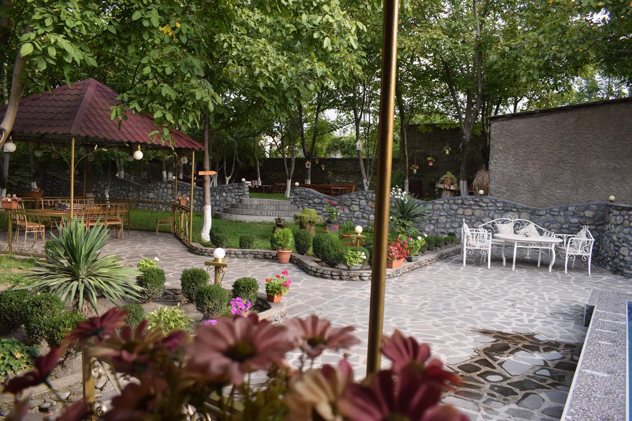 Family Hotel Lago & Wine Cellar Lagodehi Exterior foto